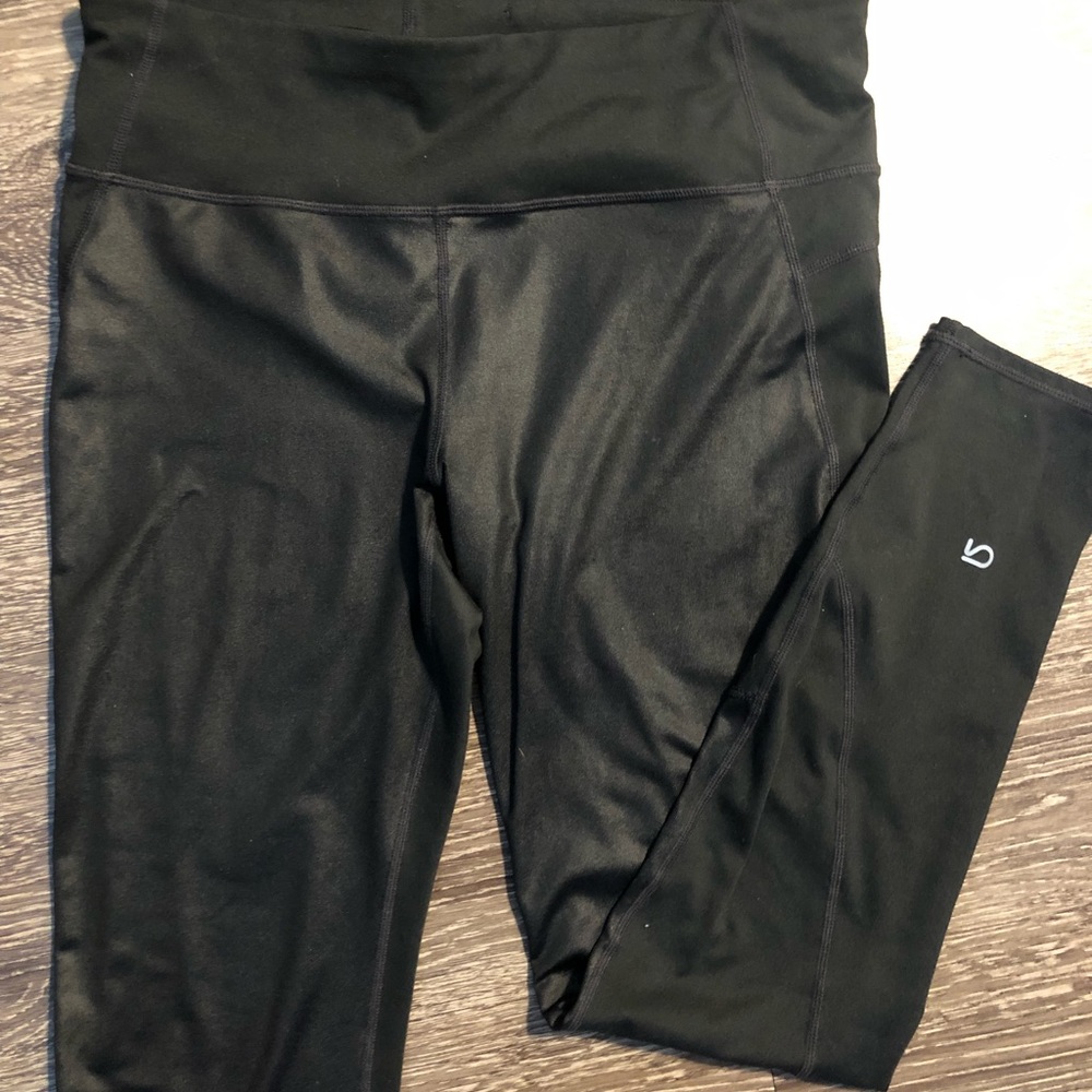 Gap Fit faux leather workout legging spandex